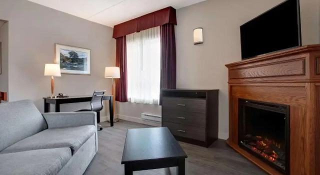 Люкс Days Inn & Suites by Wyndham Collingwood