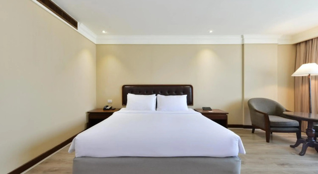 Twin Towers Hotel