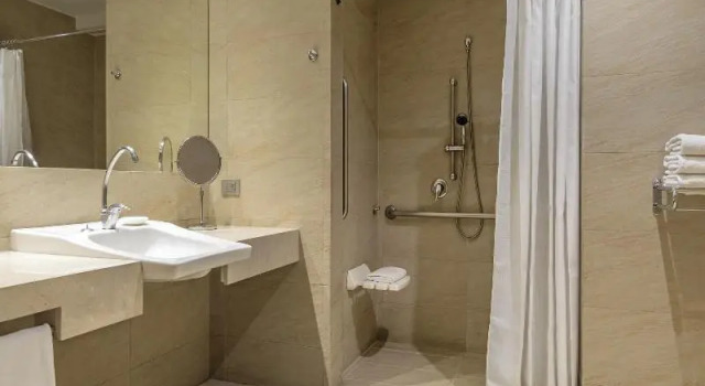 Номер Classic с балконом и с красивым видом из окна Sheraton Miramar Hotel & Convention Center