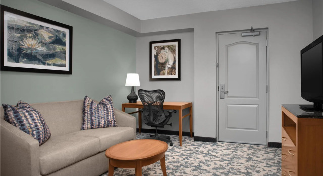 Двухместный люкс c 1 комнатой Hilton Garden Inn Tallahassee Central