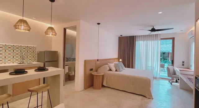 Двухместный полулюкс с балконом и с видом на бассейн Bidmont Villa & Spa - Luxury Wellness Retreat