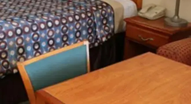Четырёхместный номер Standard Express Inn & Suites Westwego
