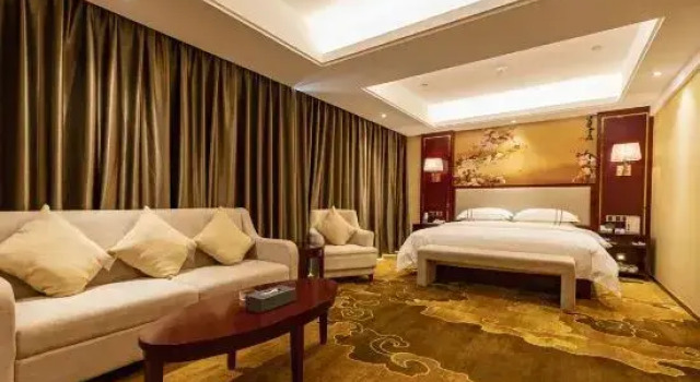 Полулюкс Deluxe Days Inn by Wyndham New Philadelphia