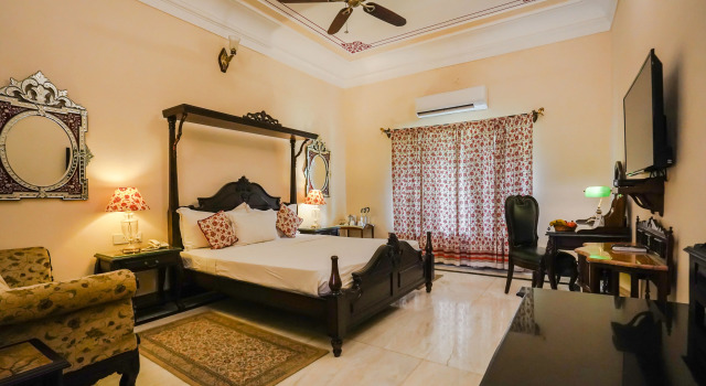 Номер Deluxe Khas Bagh