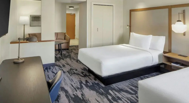 Четырёхместный люкс Fairfield Inn & Suites Clovis
