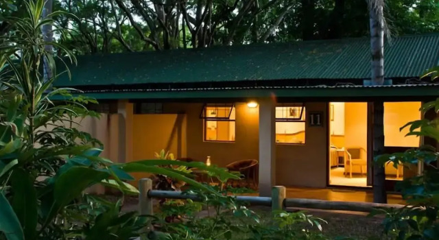 Hotel Numbi and Garden Suites