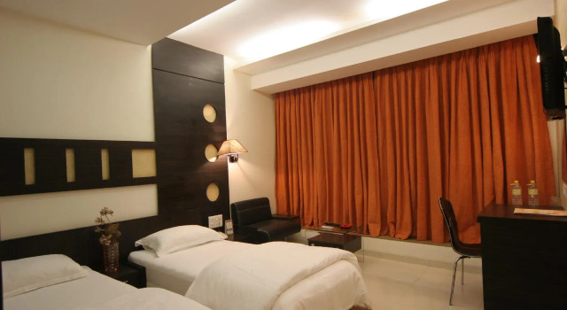 Номер Business Pride Biznotel Alkapuri Near Vadodara Airport