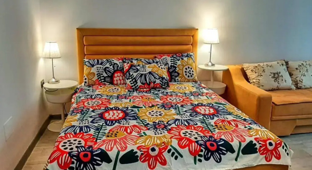 Alezzi EKA Studio, Boek Appartement Hotels in Constanta met zwembad, Zwembad