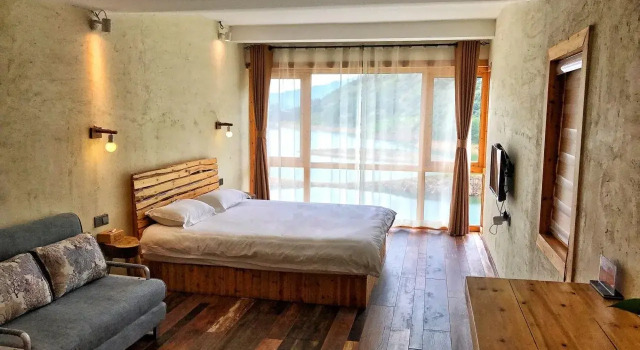 Deyishe Nuanwan Lake Inn