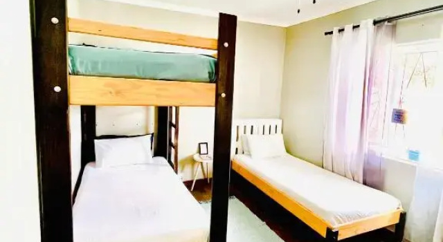 Cama en dormitorio compartido (dormitorio compartido femenino) Kates Nest Guesthouse & Backpackers
