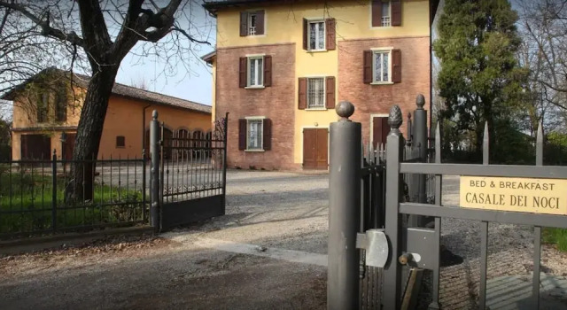 Bed & Breakfast Casale dei Noci, Reserva ahora Hotel Reggio Emilia 