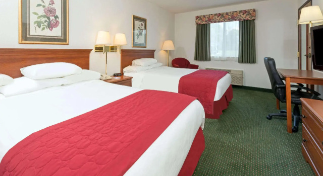 Четырёхместный номер Standard Sleep Inn & Suites - Oxford - University Area