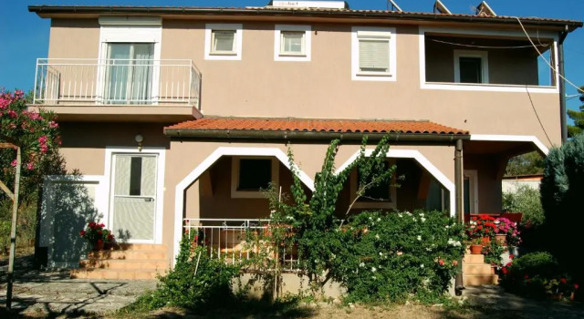 Apartment & Rooms Roza, Reserva ahora Apartamento Hoteles en Peroj con aparcamiento, Aparcamiento