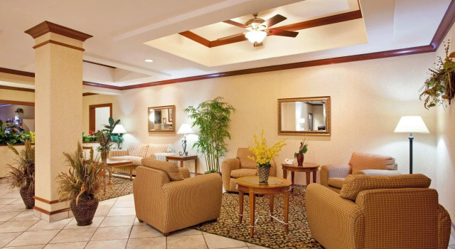 Holiday Inn Express Rockford-Loves Park, Book Hotel Loves Park Illinois