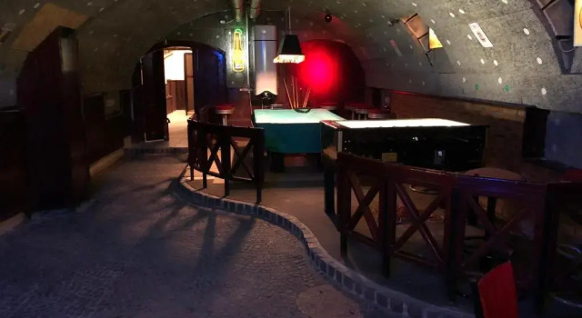 whole basement former pub 5 for Stag do, Varaa Hotelli Budapest Budapest