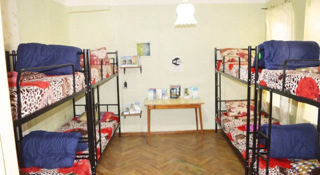 Guest House Kakabadzeebi 9, Забронировать Гостевой дом Недорогие отели Веры, рядом с Тбилисский государственный университет, недорого