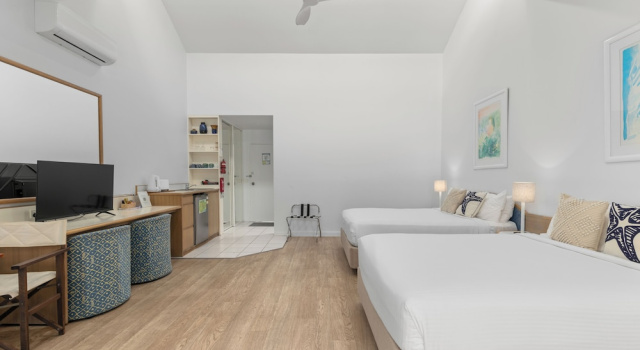 Семейная студия Nautilus Beach Resort by Charlesworth
