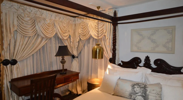 Номер Standard с балконом Kiwara Guesthouse