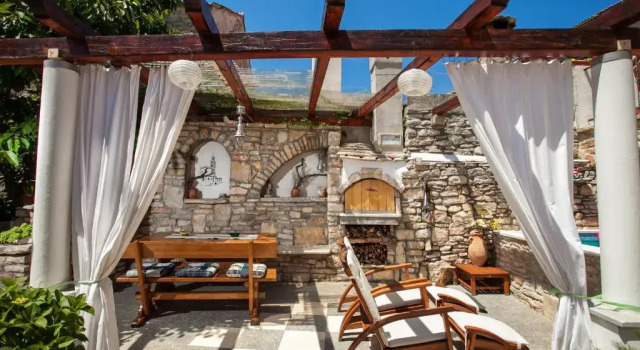 Вилла с 2 комнатами Villa Tudor