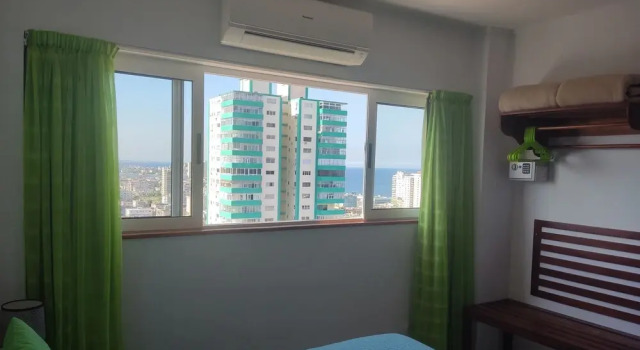 Havana and Sea (Entire Apartment), Забронировать Апартаменты/квартира Vedado Гавана