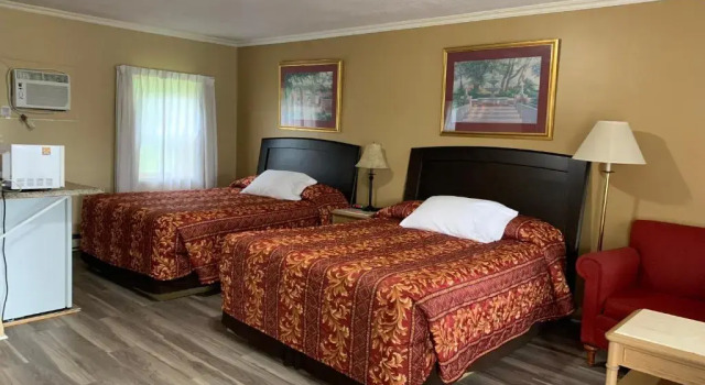 Четырёхместный номер Standard Dunlop Motel