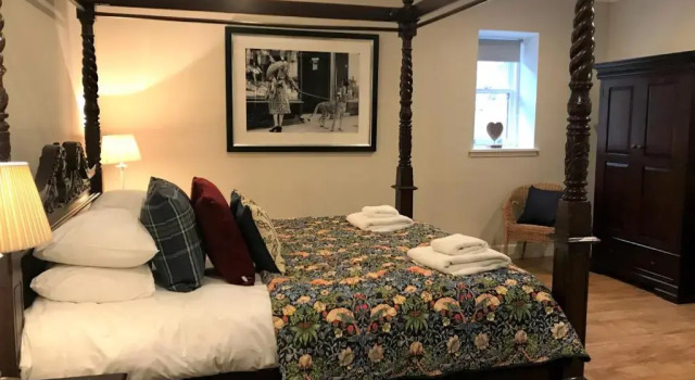 Cherry Blossom Cottage, Rezervați Casă de vacanță Hoteluri SPA în Cupar, SPA