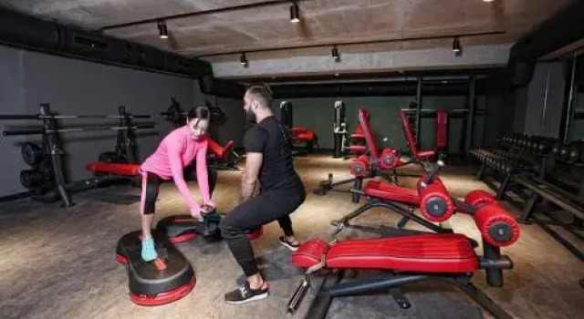 Wehost Apartment pool & gym