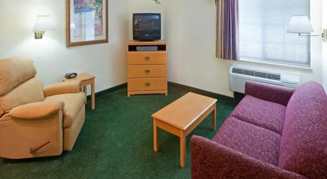Двухместный люкс c 1 комнатой Candlewood Suites Tyler by IHG