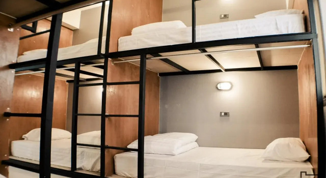 Be Back Hostel Udonthani, Varaa Hostelli Hotellit North-Eastern Thailand pysäköinnillä, Pysäköinti