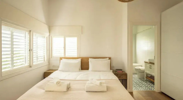 Rustic Charm Tel Aviv CTR by Sea N' Rent, Забронировать Апартаменты/квартира Тель-Авив Тель-Авивский округ, рядом с Independence Hall Museum