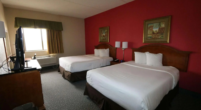 Четырёхместный номер Standard Best Western Bolingbrook Hotel