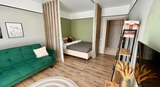 Apartments on Avtomobilistov street, 3, Book Lejlighed Hoteller i Kaliningrad oblast med parkering, Parkering