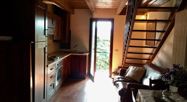 Antico Borgo dell'Anconella - rustico appartamento ideale per 2 o 3 persone, Забронировать Апартаменты/квартира Лойано 
