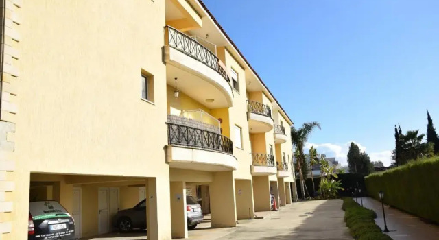 Студия Raise Cosy studio with pool in Limassol