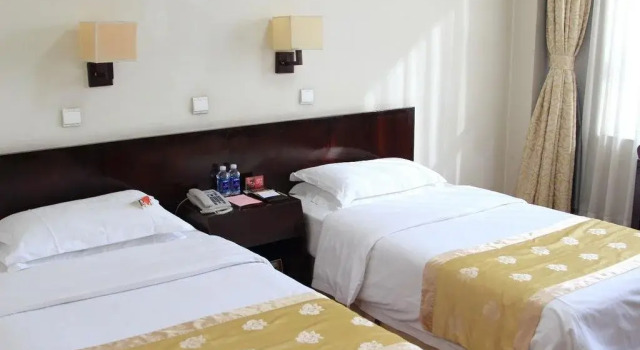 Yuanfei Hotel - Weifang, Book Hotel Hotels in Weifang with a Pool, Swimming Pool