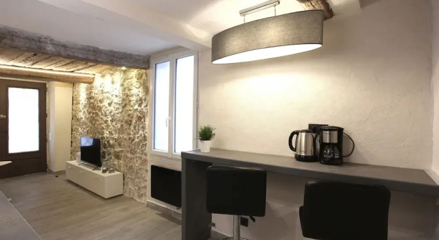 GregBnB - Confort moderne Charme de l'ancien, Забронировать Отель Отели Тулона с парковкой, рядом с Отель Де Артс, Парковка