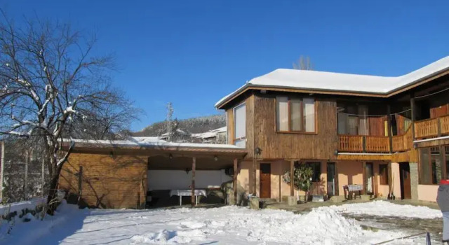 Ioanna Guest House, Prenota Affittacamere Hotel a Gabrovo con parcheggio, Parcheggio