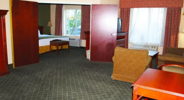 Номер Standard Magnuson Hotel Commerce