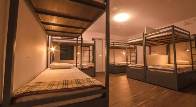 Кровать в общем номере HappiNest - The Backpacker's Hostel