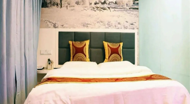 huaoujiudian, Rezerwuj Hotel Hotele w Kunming z parkingiem, Parking