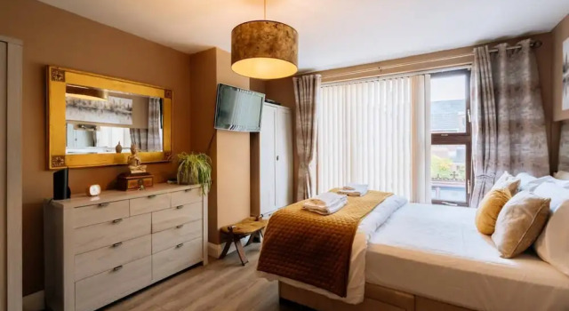 Charming 2 Bedroom Home in Rathmines Dublin, Забронировать Дом для отпуска Отели Дублина с парковкой, рядом с Больница заболеваний глаза и уха имени Королевы Виктории, Парковка