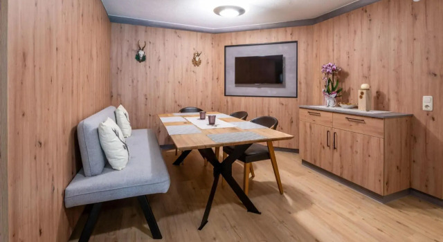 "Apart Edi" inkl SILVRETTA PREMIUM SUMMERCARD, Prenota Hotel See Ischgl-Paznaun