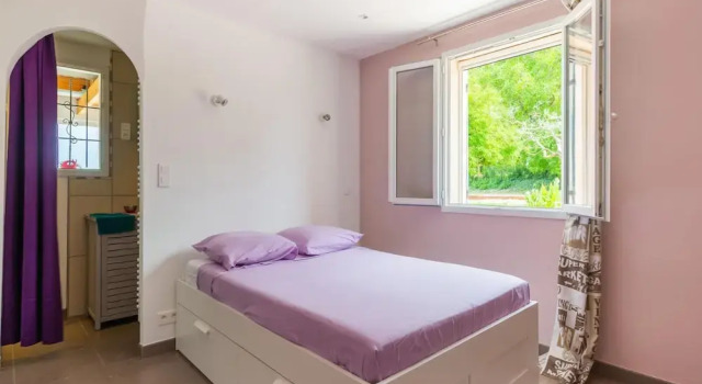 Holiday Home in Vaucluse Near Mont Ventoux, Book Hotel Pernes-les-Fontaines Vaucluse