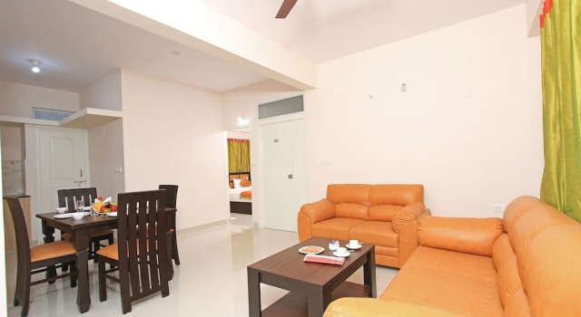 Номер Deluxe с балконом и с видом на окрестности Arra Grande Suites Bangalore airport hotel