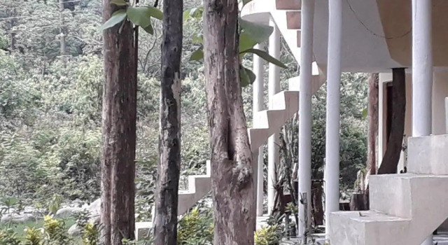 Corbett Jungle Inn, Boek Hotel Garjia 