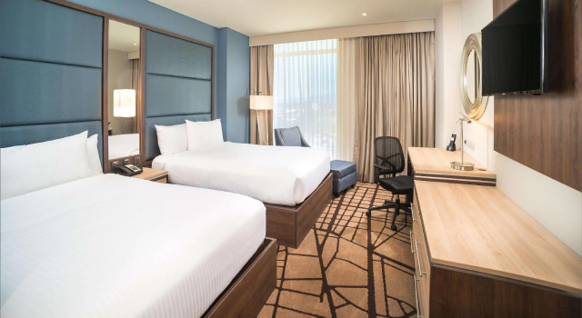 Четырёхместный номер Standard Hilton Garden Inn Bogota Airport