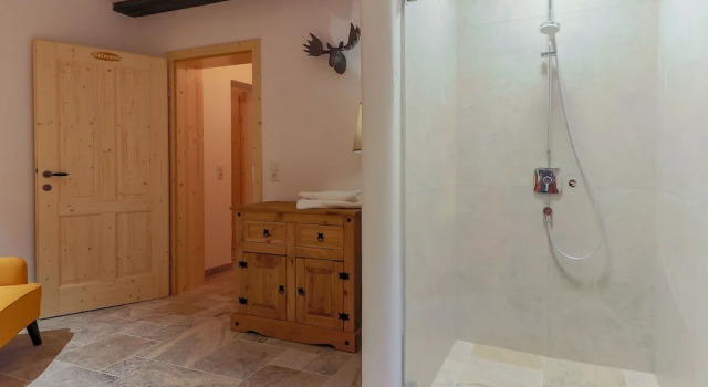 Luxurious Villa in Tyrol Near the Lake, Prenota Villa Hotel a Tirolo con parcheggio, Parcheggio