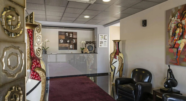 Le Ya'Tis, Rezerwuj Hotel Saint-Laurent-des-Arbres Gard