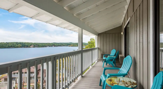 Номер Deluxe с видом на озеро Margaritaville Lake Resort Lake of the Ozarks