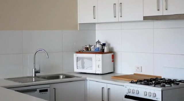 Апартаменты Deluxe Parkview Motor Inn and Apartments